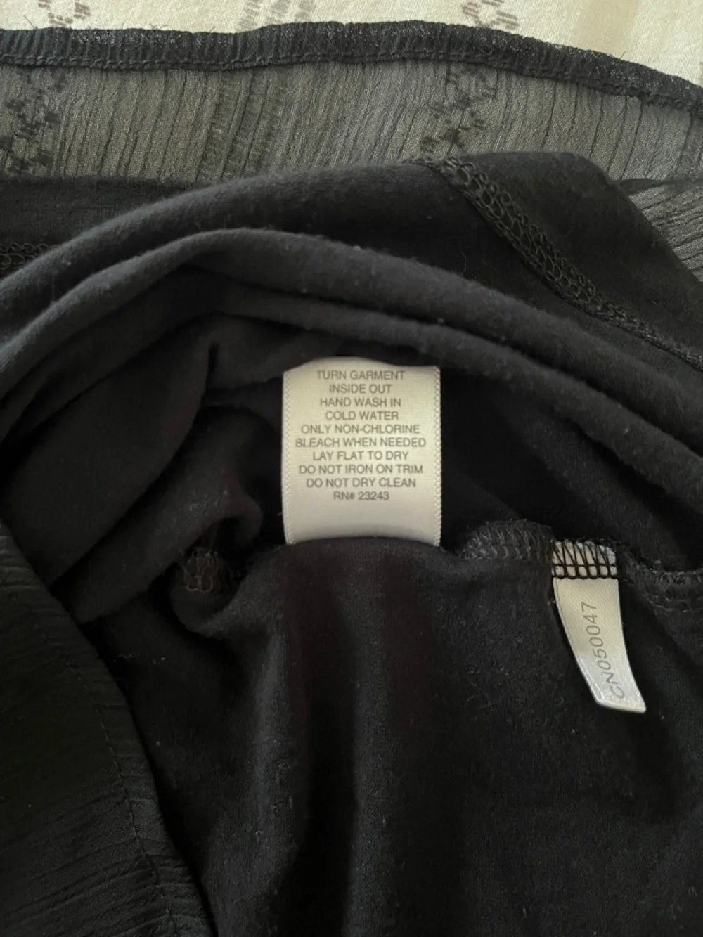 New York & Company Y2K Black Sequin Scoop Neck Sleeveless Blouse- Size Medium - Picture 7 of 7